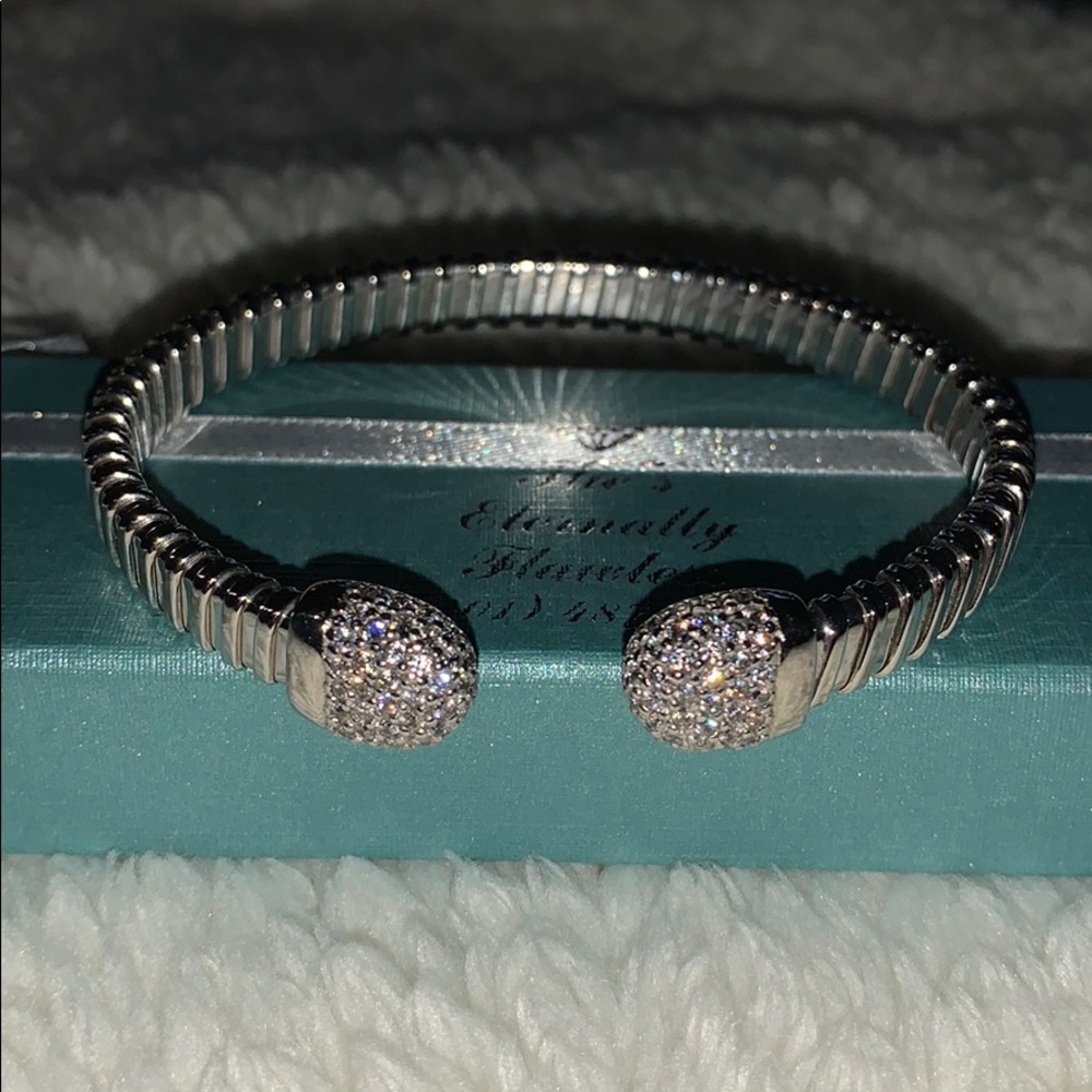 Cuff Bracelet - Picture 2 of 7